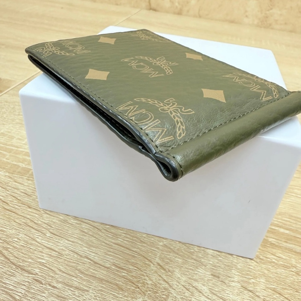 ❗️SOLD❗️MCM Green Leather Visetos Bifold with Money Clip - Picture 3 of 10